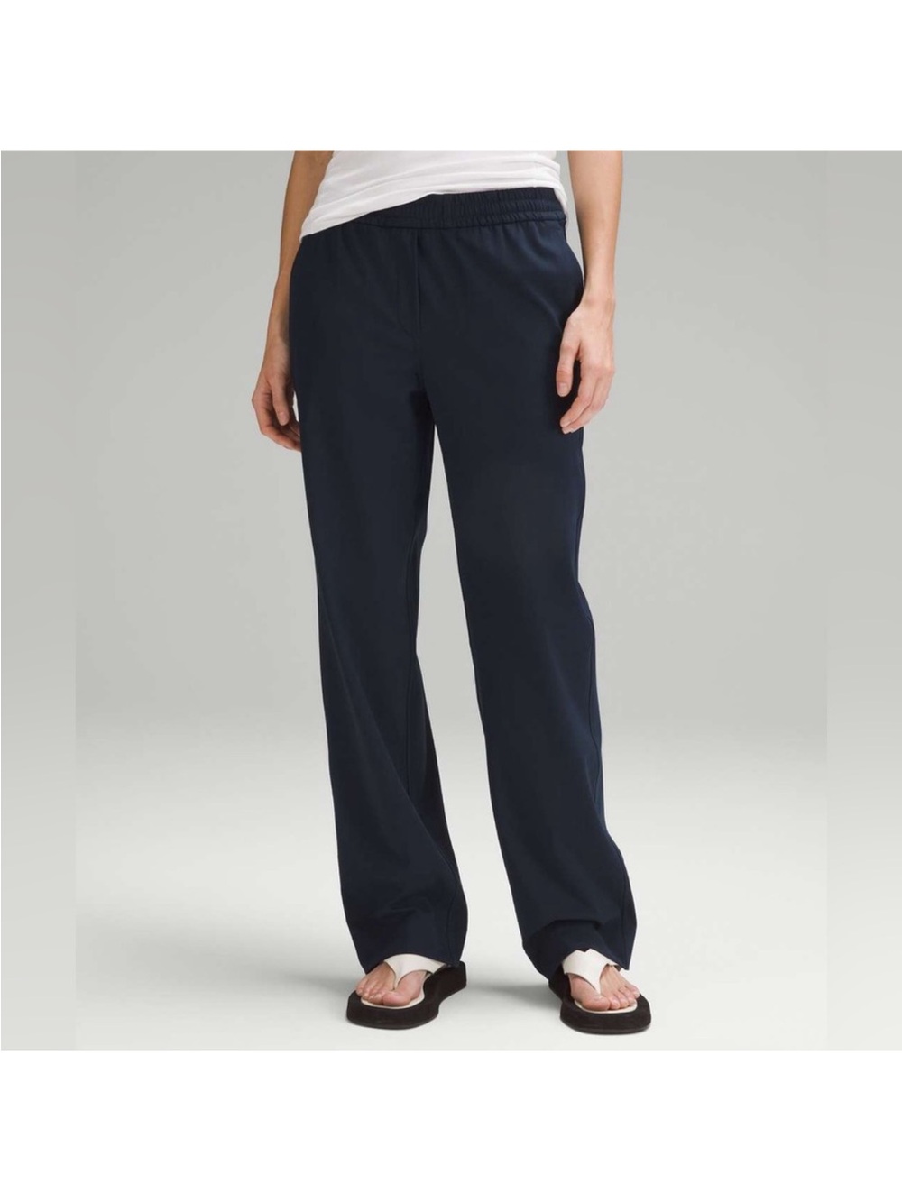 Straight-Leg Mid-Rise Pant *Luxtreme